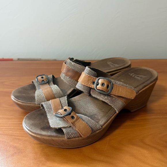 Dansko Jessie Sand Lizard Wedge Sandals Double‎ Strap Buckle 9700032279 Size 40 - Picture 1 of 9